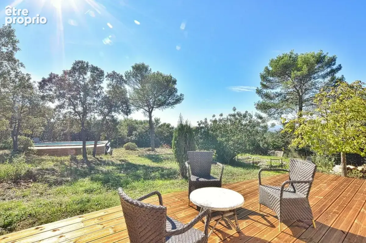 Villa d’architecte au cœur de 2,6 hectares de nature, avec vue panoramique exceptionnelle - photo 11