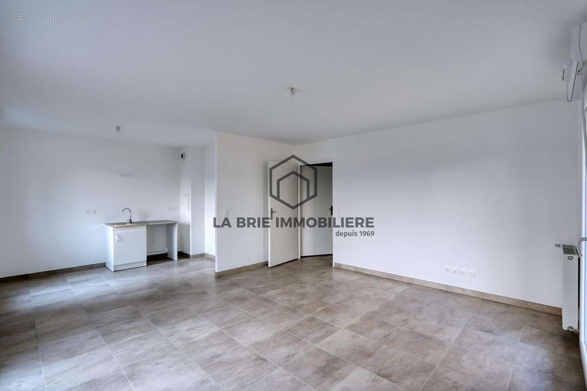 Appartement 66 m² à Mennecy  - photo 8