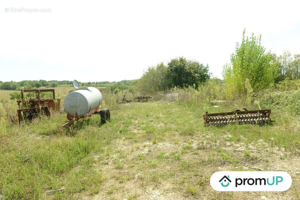 Terrain à FLORESSAS