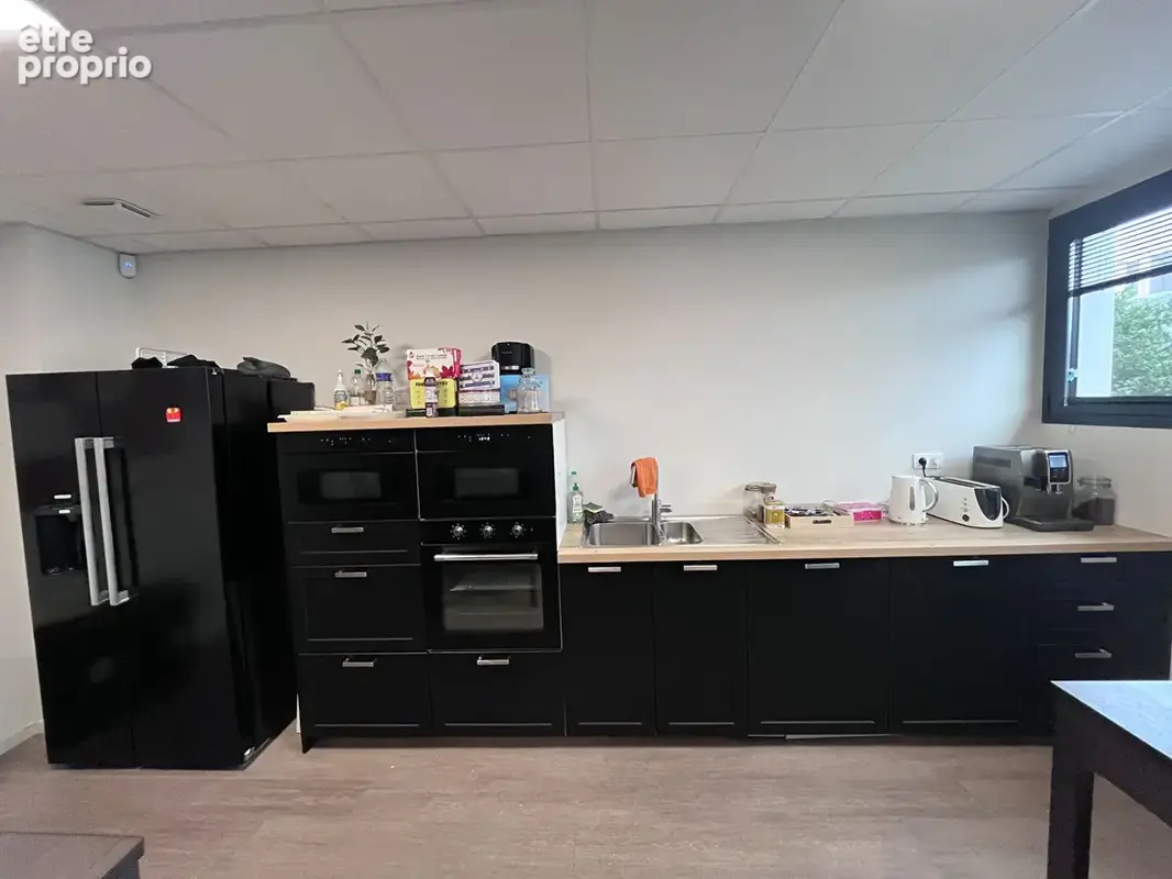 A vendre / a louer - brest kergonan - bureaux de 552 m² avec garage - photo 8