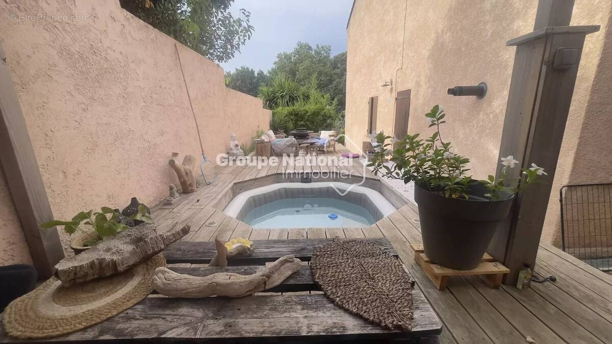 Appartement à SIX-FOURS-LES-PLAGES
