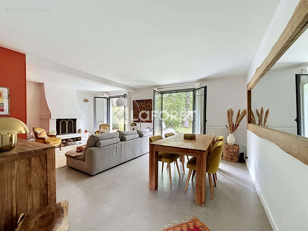 Maison à VERNEUIL-SUR-SEINE