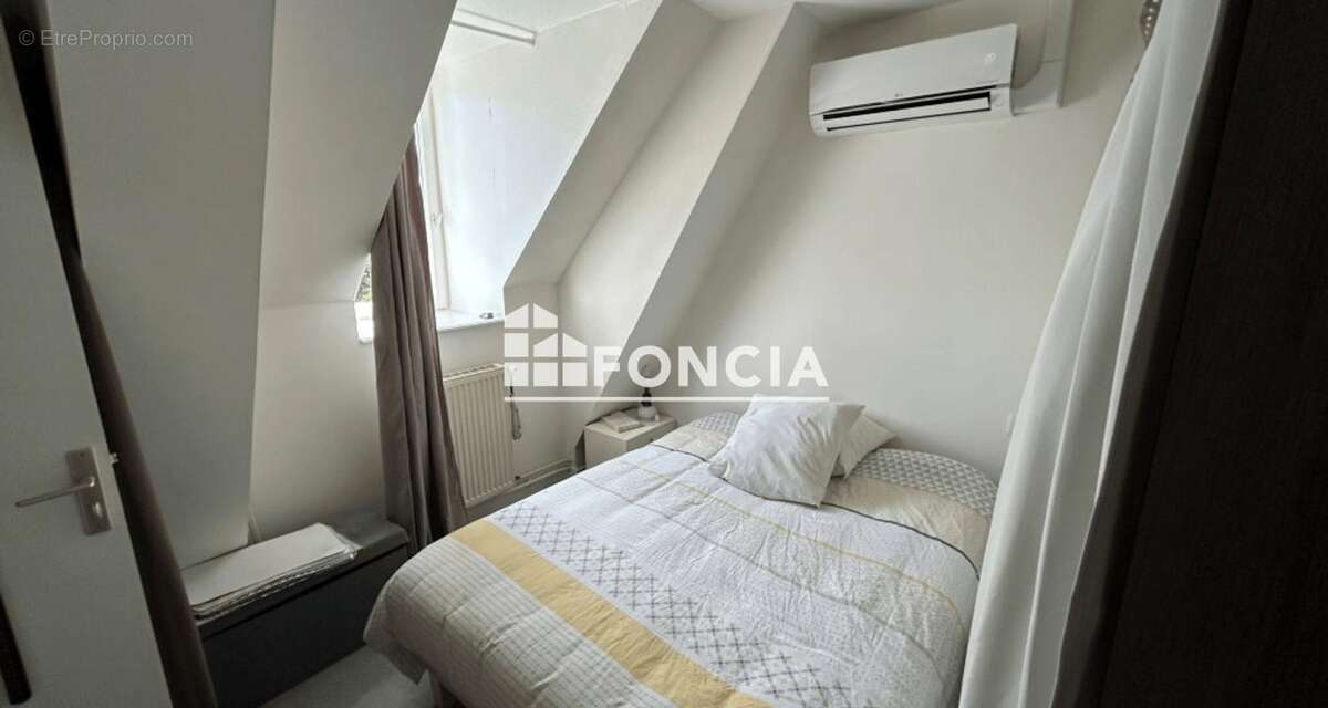 Dol-de-bretagne – centre-ville appartement t2 dans immeuble de caractere - photo 2