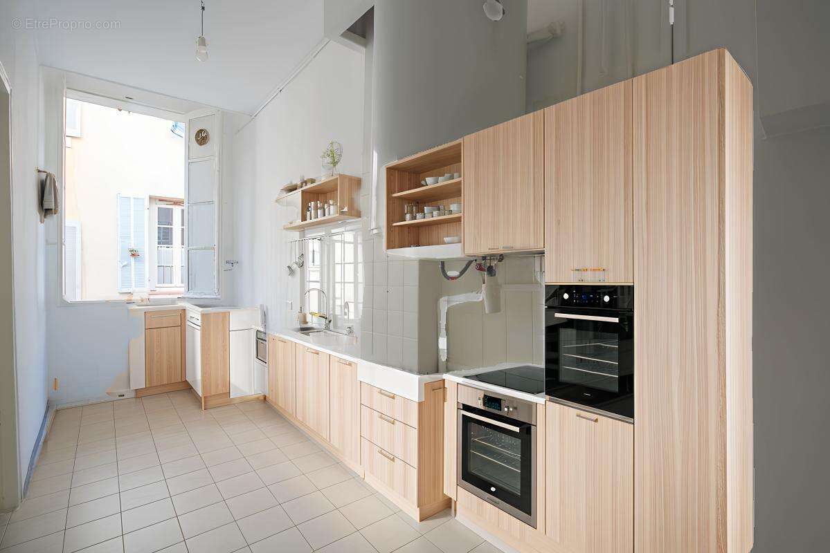 Appartement à MARSEILLE-2E
