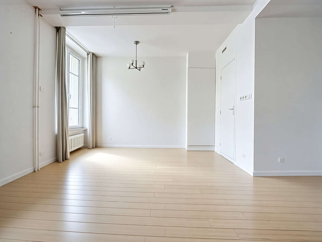 Appartement à PARIS-20E
