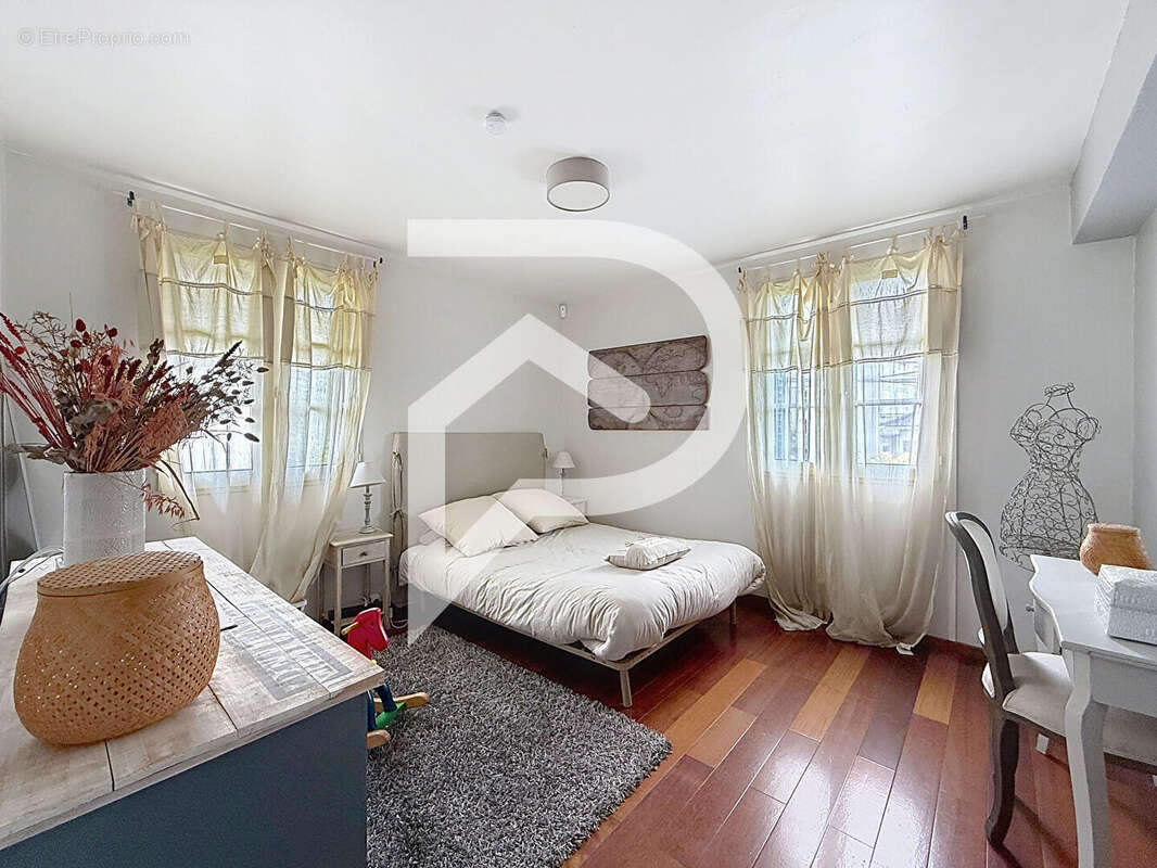 Maison à CHAMPIGNY-SUR-MARNE