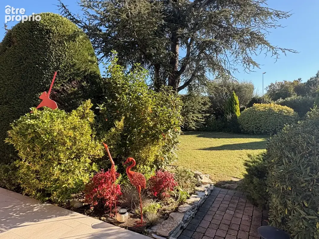Villa d'exception de 146 m2 avec piscine, sous-sol de 105 m2 et terrain de 1780 m2 sans vis-a-vis - photo 19