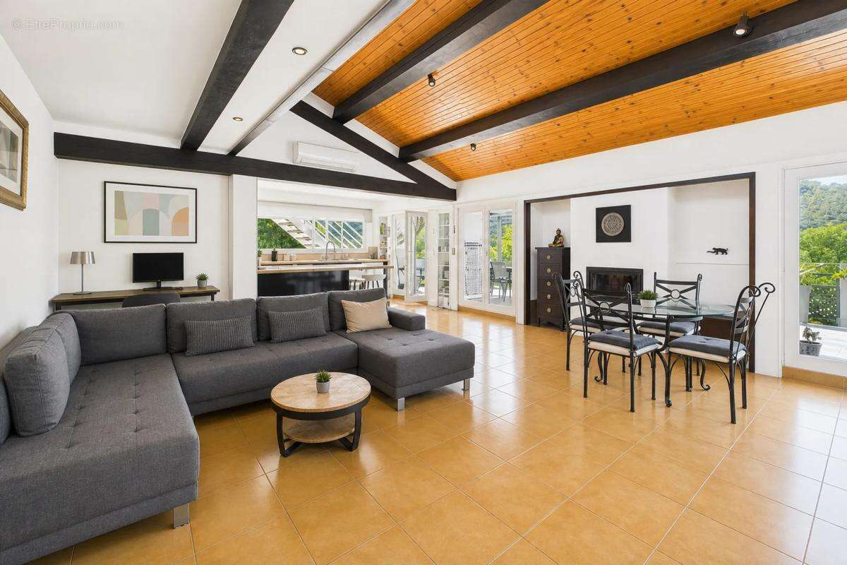 Vente de cette unique propriété de 12 pièces, 288 m², située à Amélie-les-Bains-Palalda - photo 3