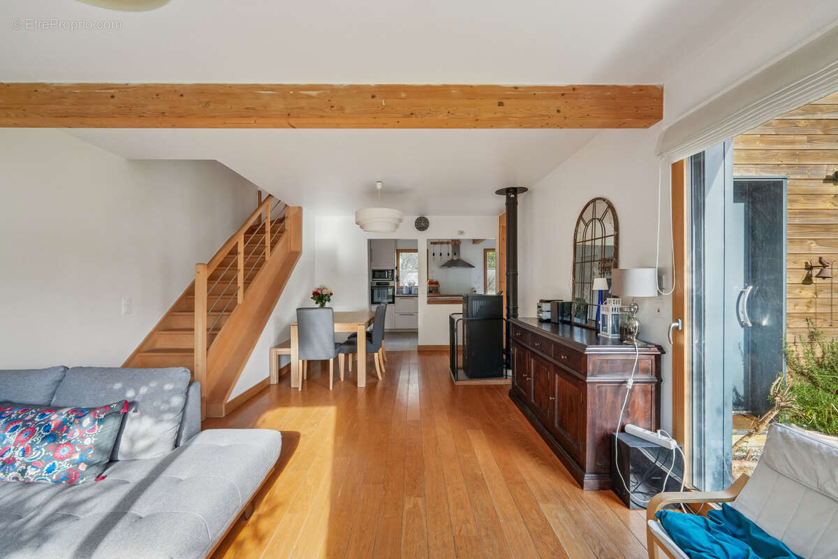 Maison à SAVIGNY-SUR-ORGE