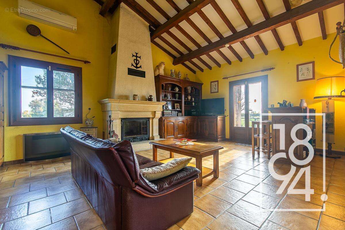 Maison à SAINT-MARTIN-DE-CRAU