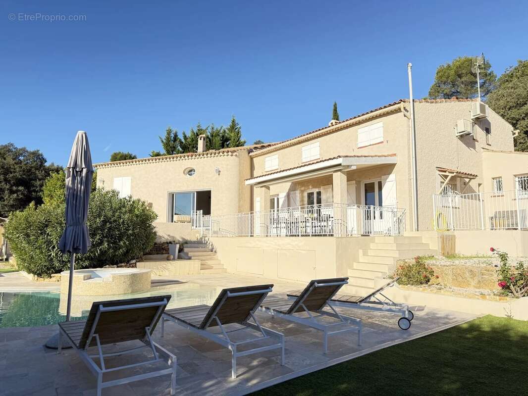 Maison à SAINTE-ANASTASIE-SUR-ISSOLE