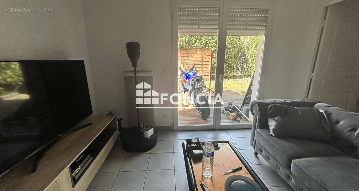 Appartement à SAINT-JEAN-D'ILLAC