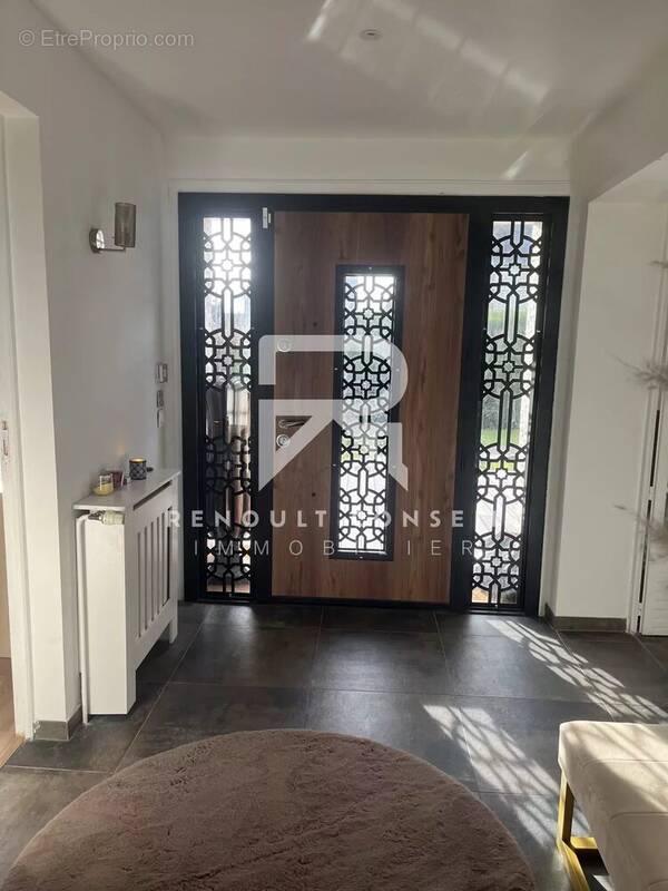 Maison à SAINT-ETIENNE-DU-ROUVRAY