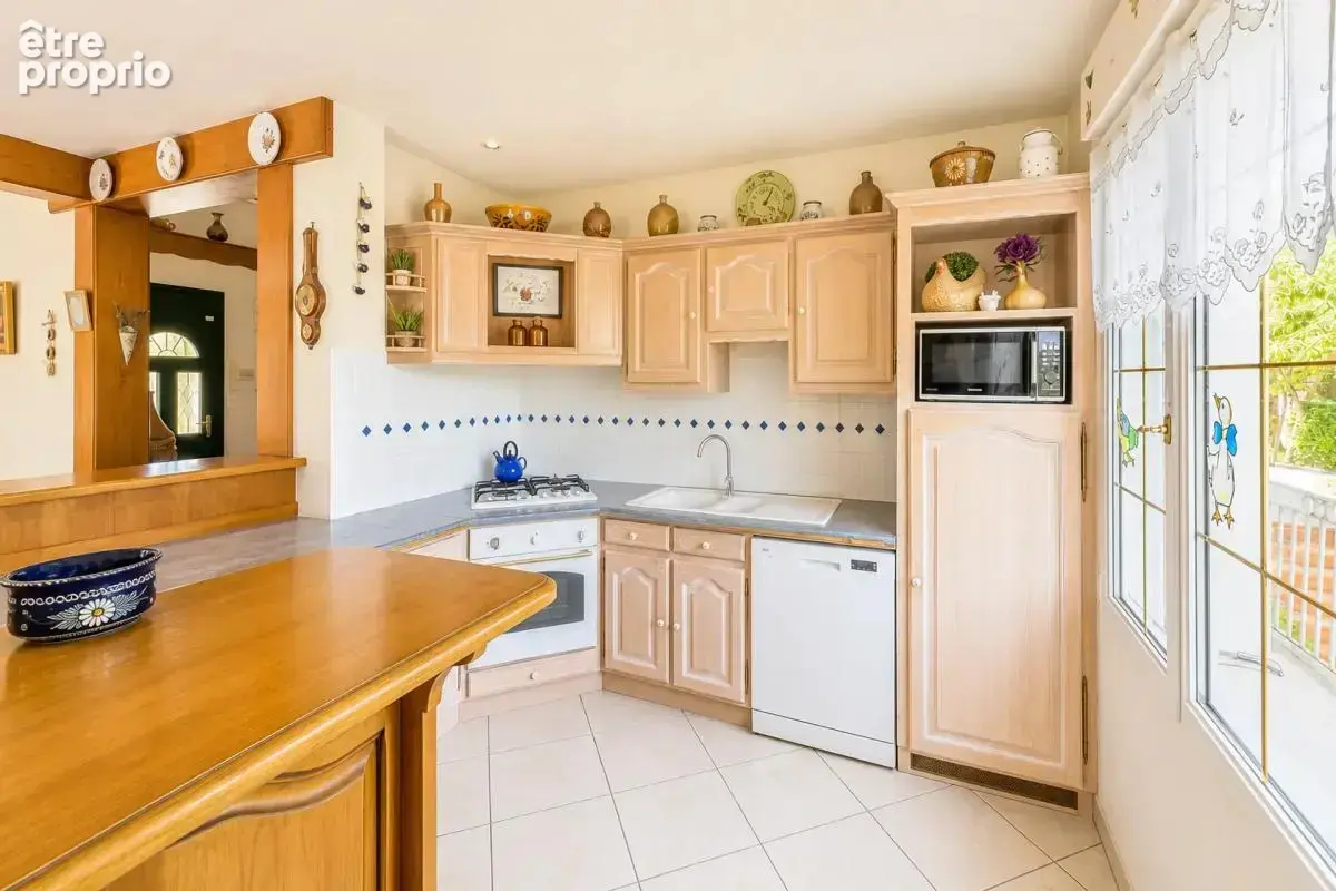 Maison de 7 pièces de 176 m² à Nouans-les-Fontaines - photo 5