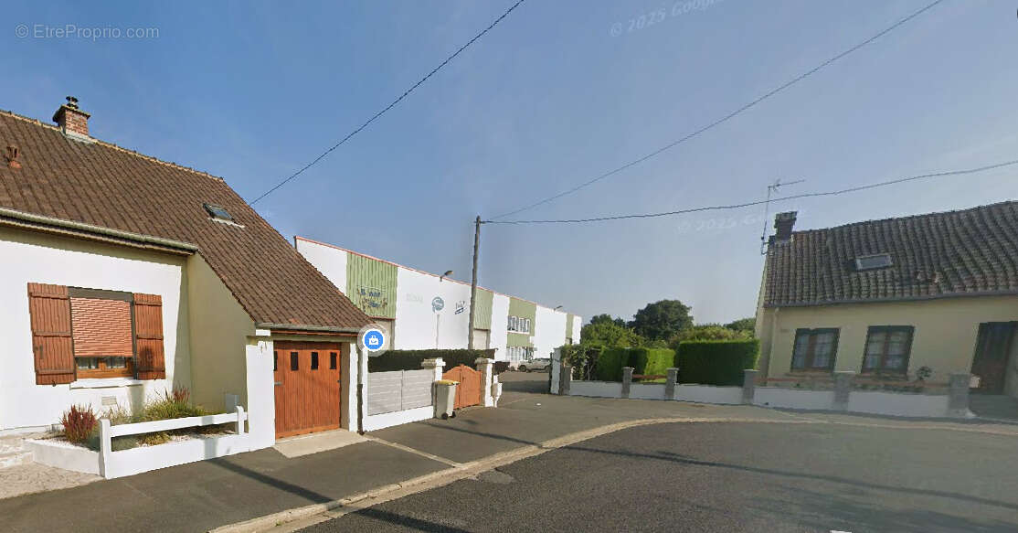 Commerce à FEUQUIERES-EN-VIMEU