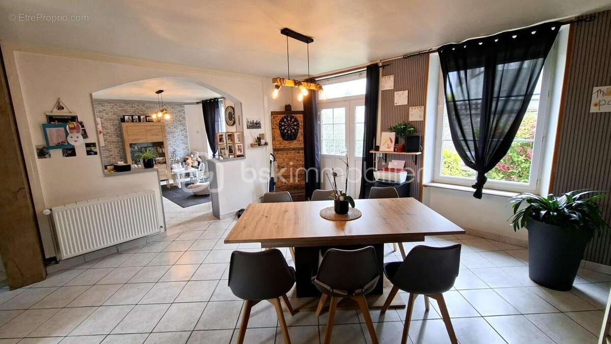Maison à SAINT-SEVER-CALVADOS