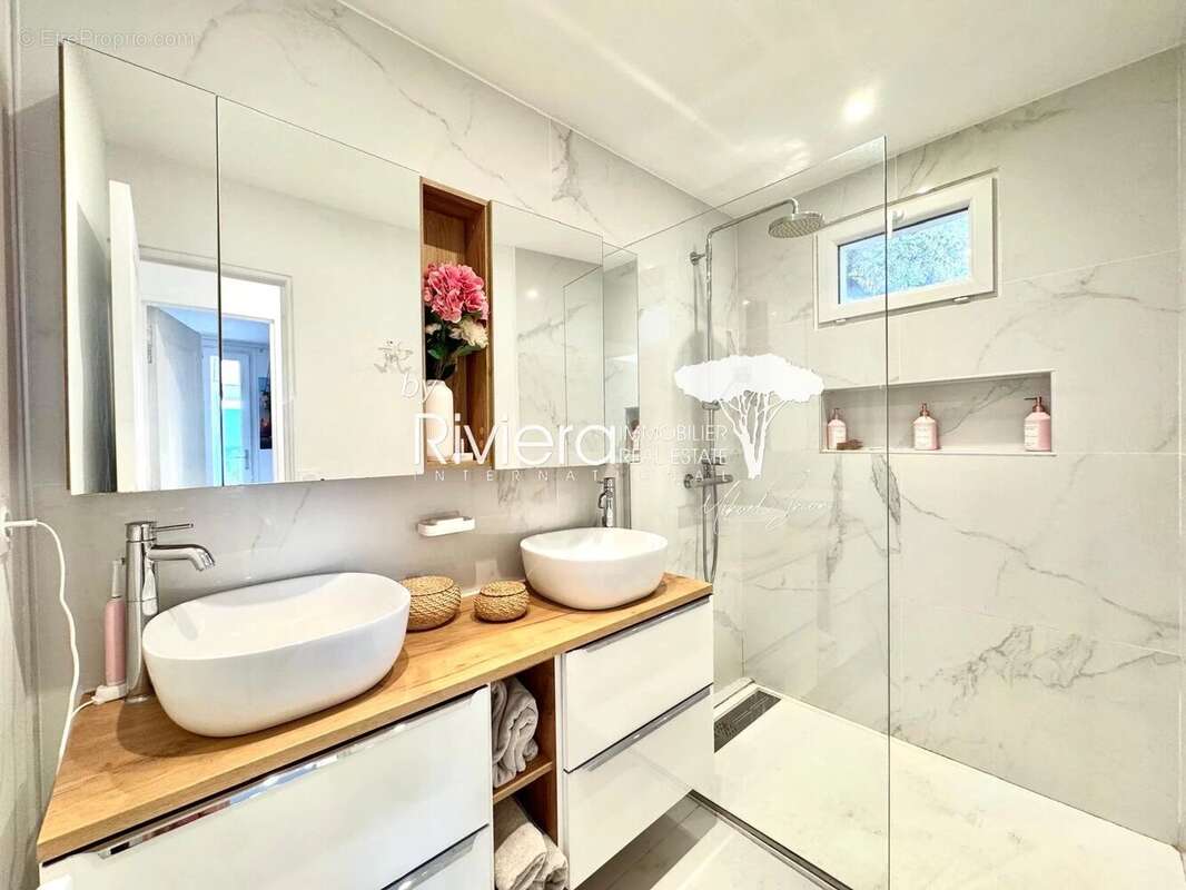 Appartement à LA CROIX-VALMER