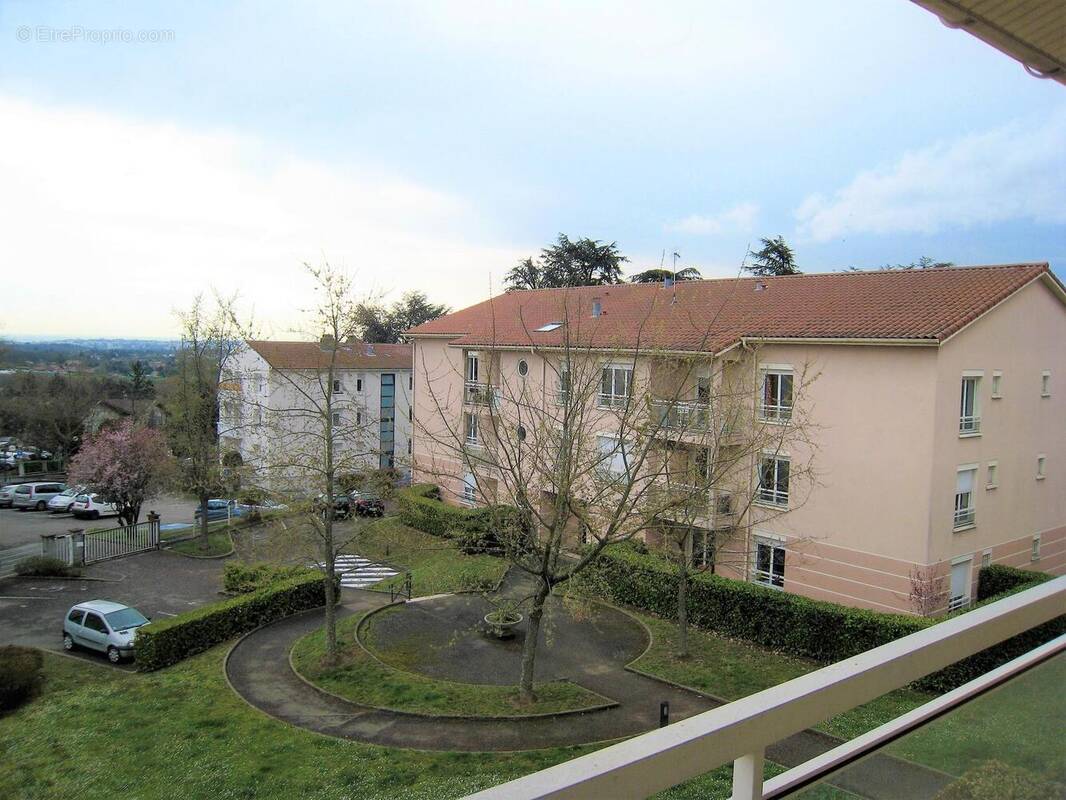 Photo 1 - Appartement à LA TOUR-DE-SALVAGNY