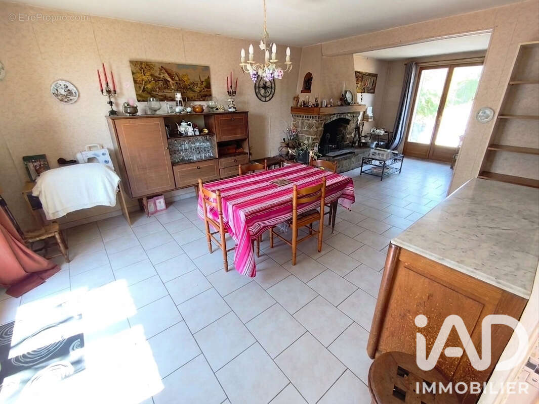 Maison 88 m² à Saint-Aubin-Des-Bois  - photo 5
