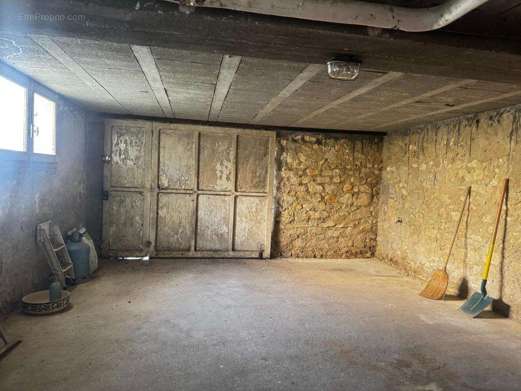 Maison à MARENNES