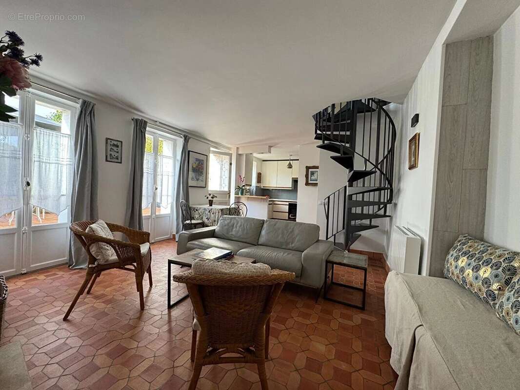 Maison à FEUCHEROLLES