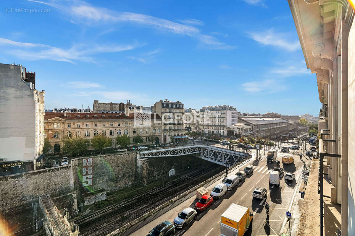 Appartement à PARIS-17E