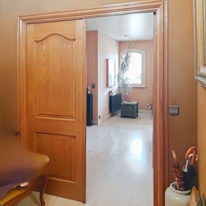 Maison à LA MONNERIE-LE-MONTEL