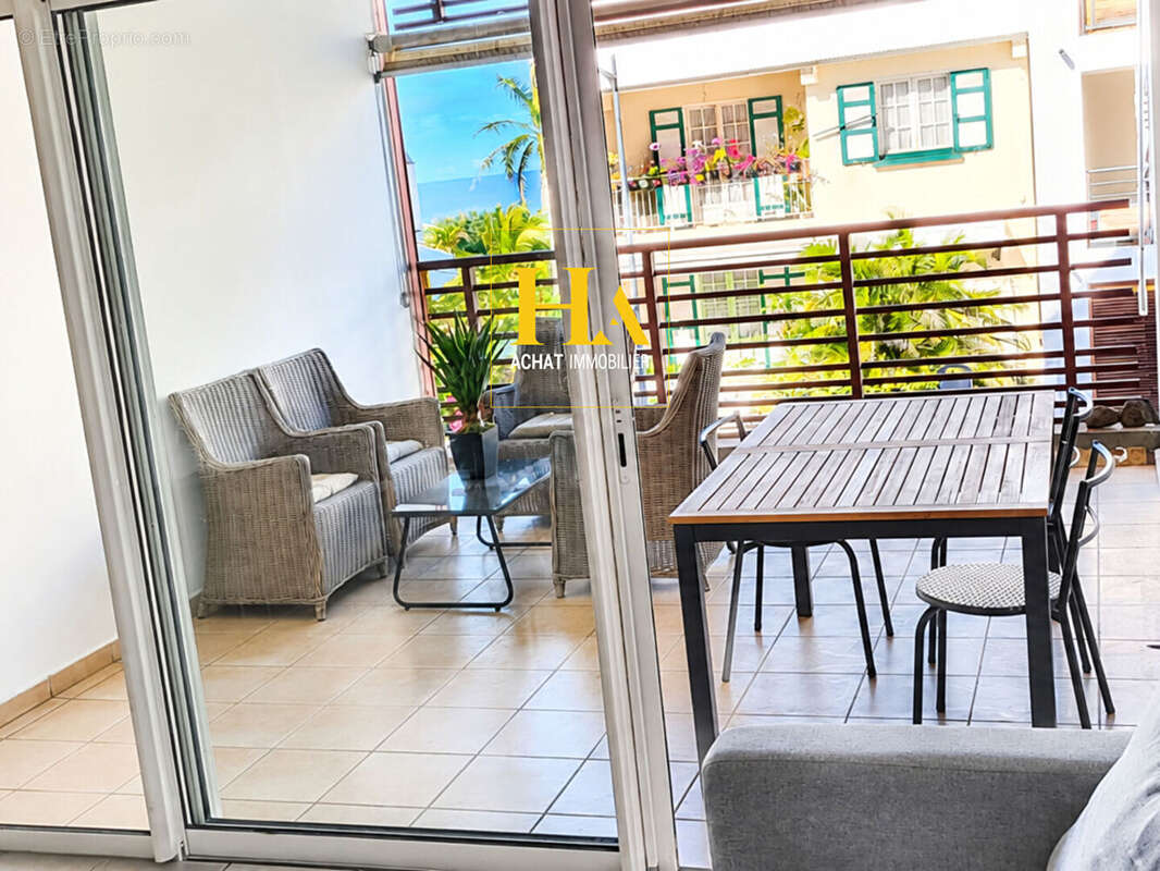 Appartement T3 66 m² Saint Pierre  - Centre Ville - photo 8