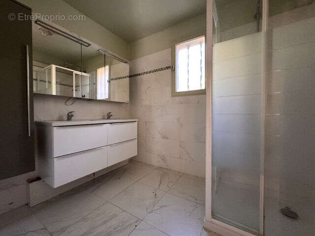 Maison à LA TOUR-D'AIGUES