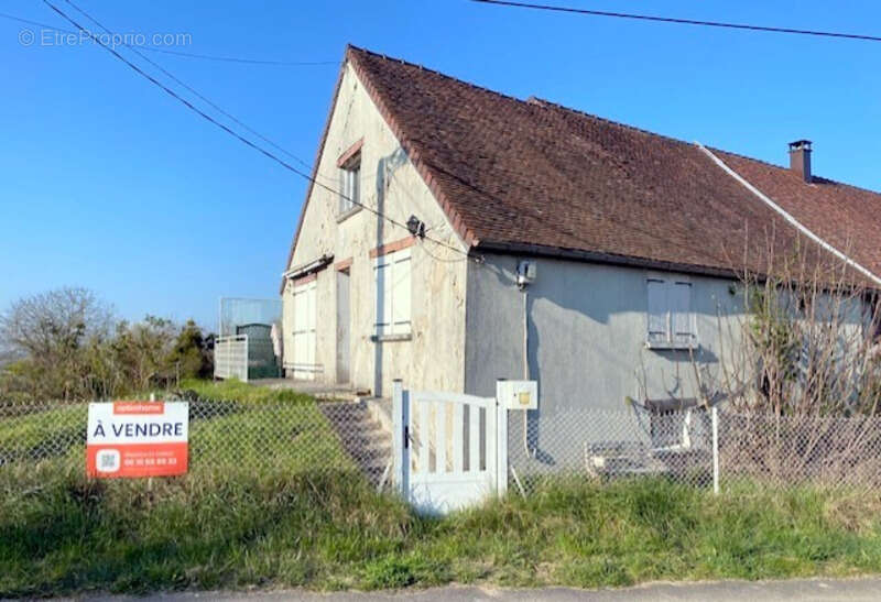 Maison à CERISIERS