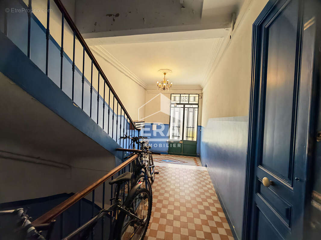 Appartement à MARSEILLE-5E