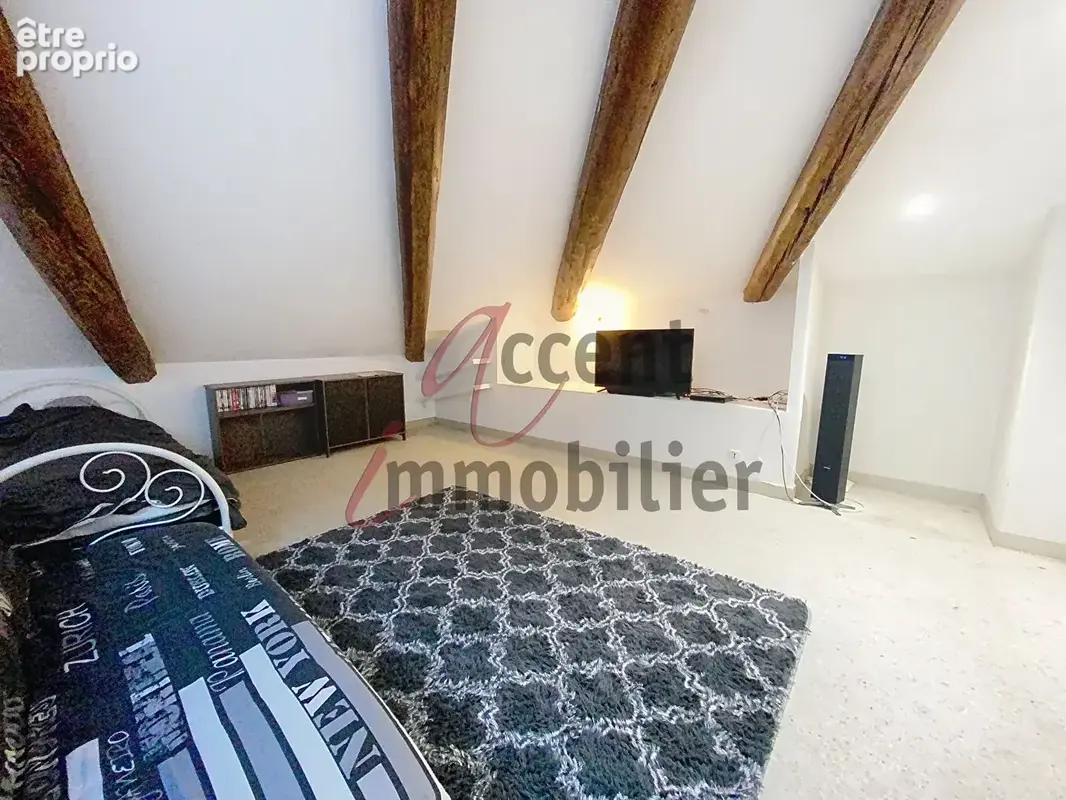 A vendre au coeur du centre historique de Cavaillon appartement T4 au dernier étage avez ascenseur. - photo 9