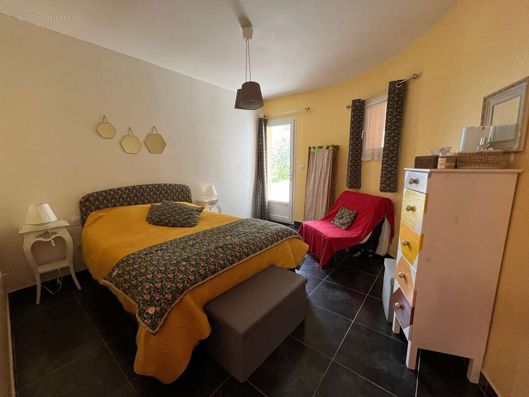 Maison à PERNES-LES-FONTAINES