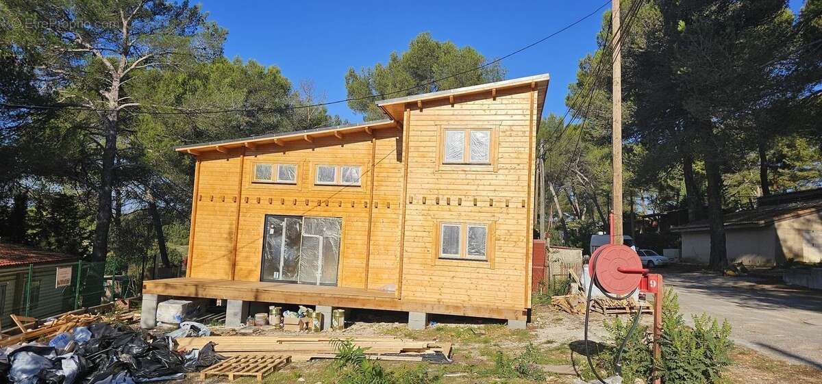 Maison à LE CASTELLET