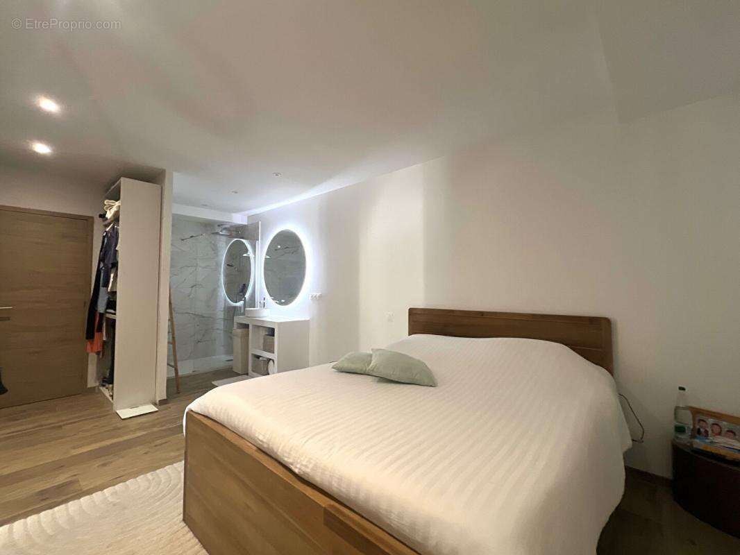 Maison à LE CASTELLET