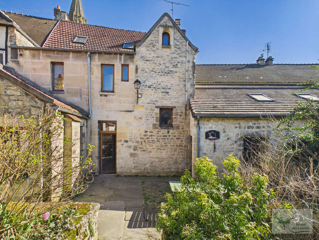 Maison à SAINT-LEU-D'ESSERENT