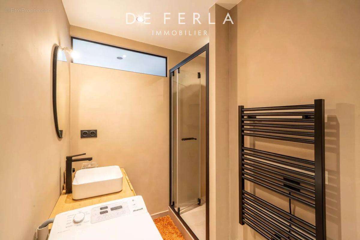 Appartement à PARIS-14E