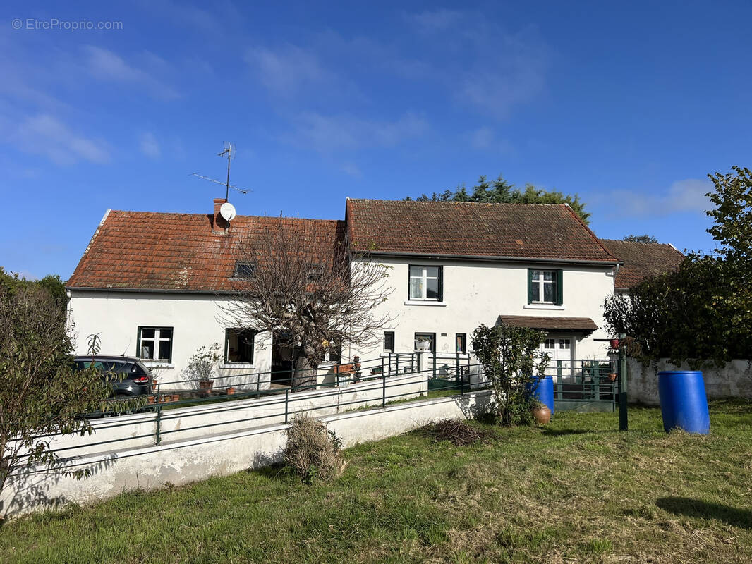Maison à COLOMBIER-EN-BRIONNAIS