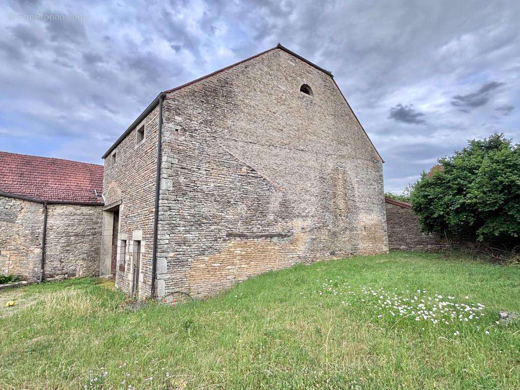 À Vendre – Dijon Nord, PICHANGES , Grange de caractère à réinventer - photo 5