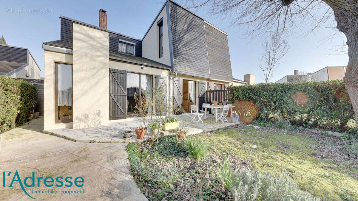 Maison à CHAMPS-SUR-MARNE