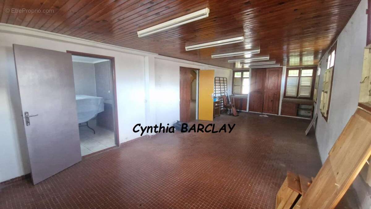 Commerce à SCHOELCHER