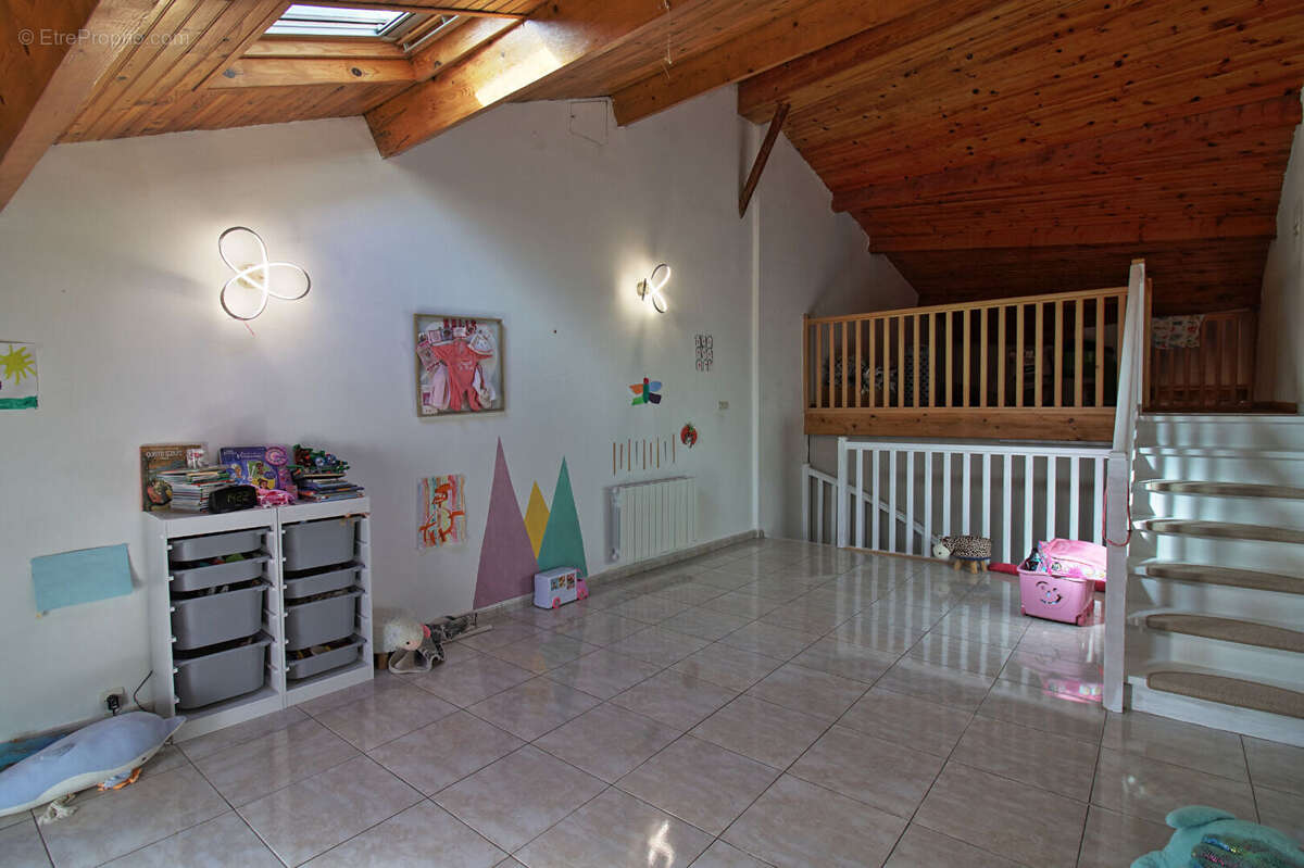 Maison  hyper centre La Cote Saint Andre 137 m2 avec garage - photo 15