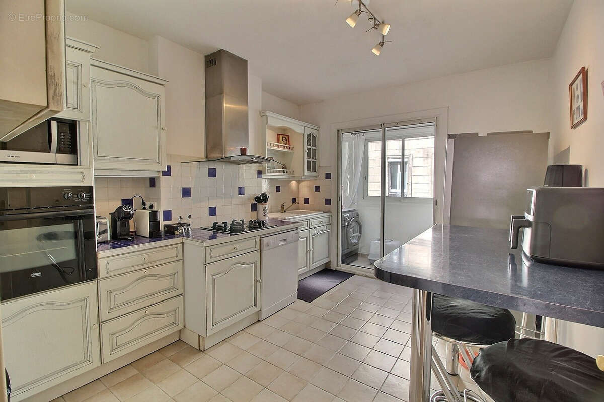Appartement à MARSEILLE-6E