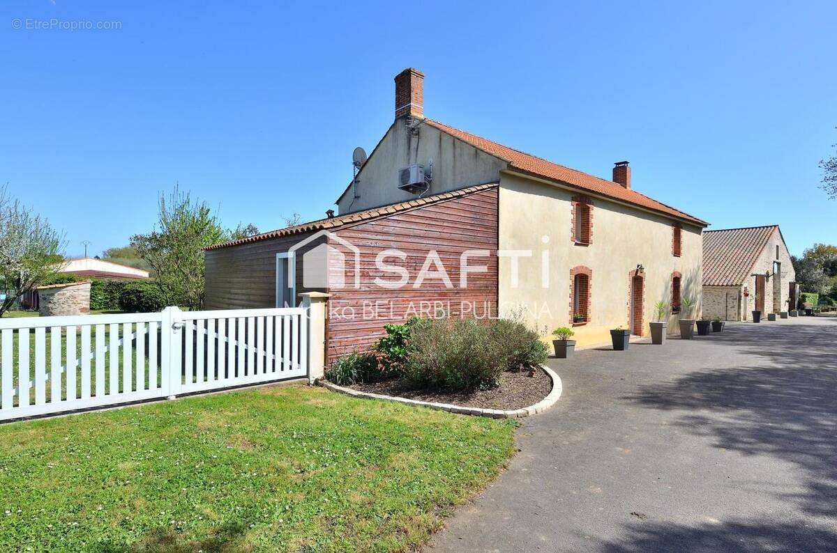 Photo 1 - Maison à SAINT-HILAIRE-LA-FORET