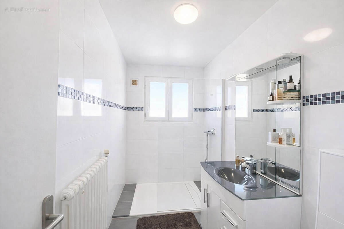 Maison à OZOIR-LA-FERRIERE