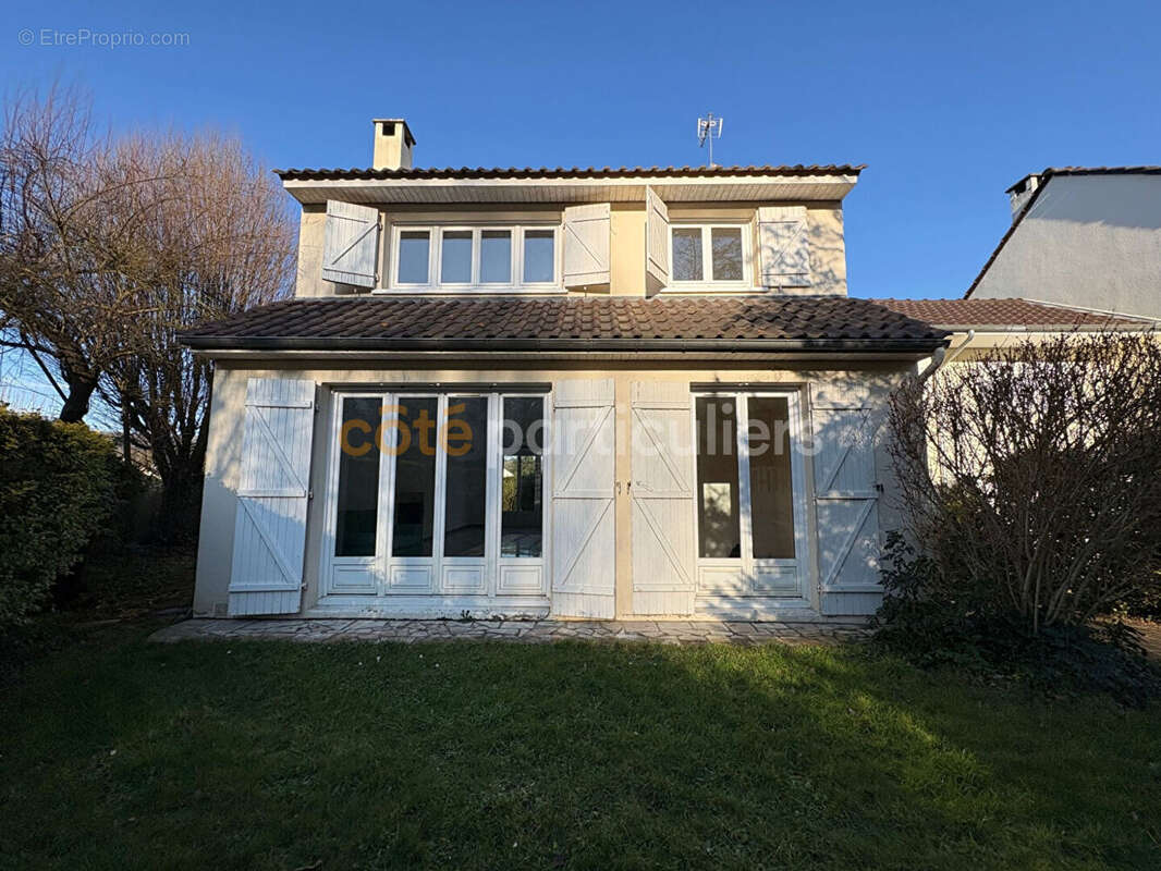 Maison à SAINT-REMY-LES-CHEVREUSE