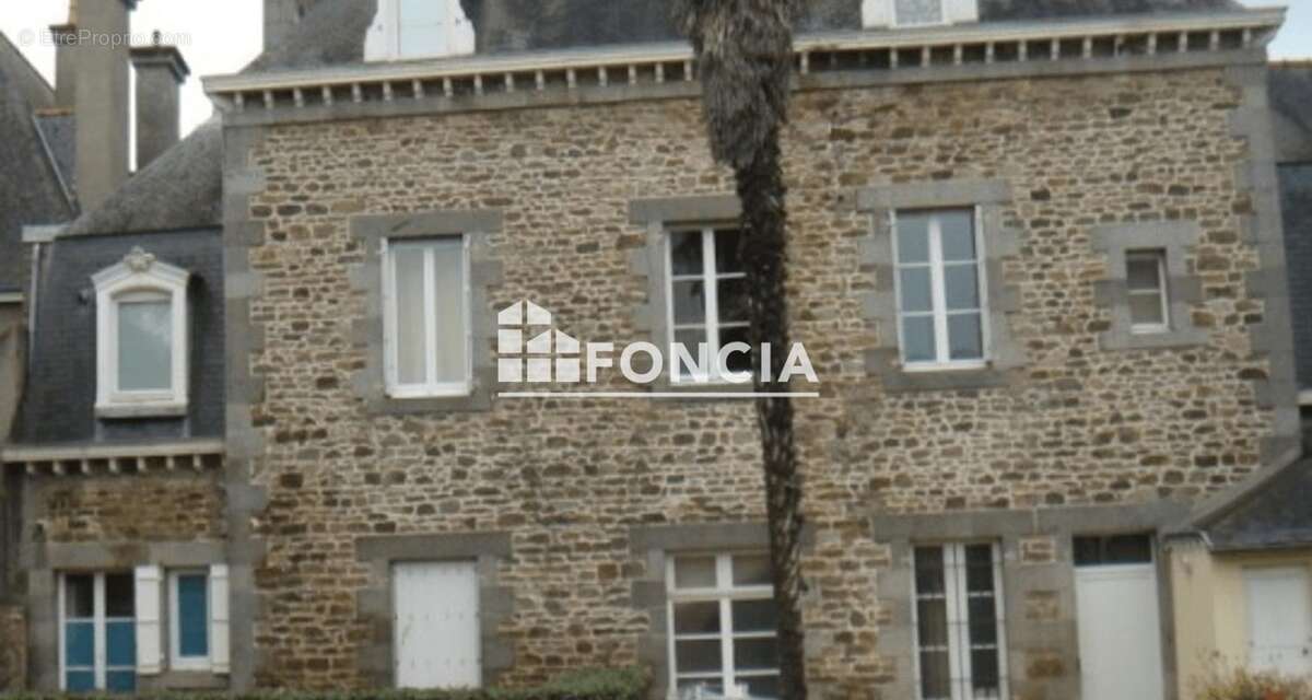 Dol-de-bretagne – centre-ville  appartement t2 36 m2 2eme etage - photo 8