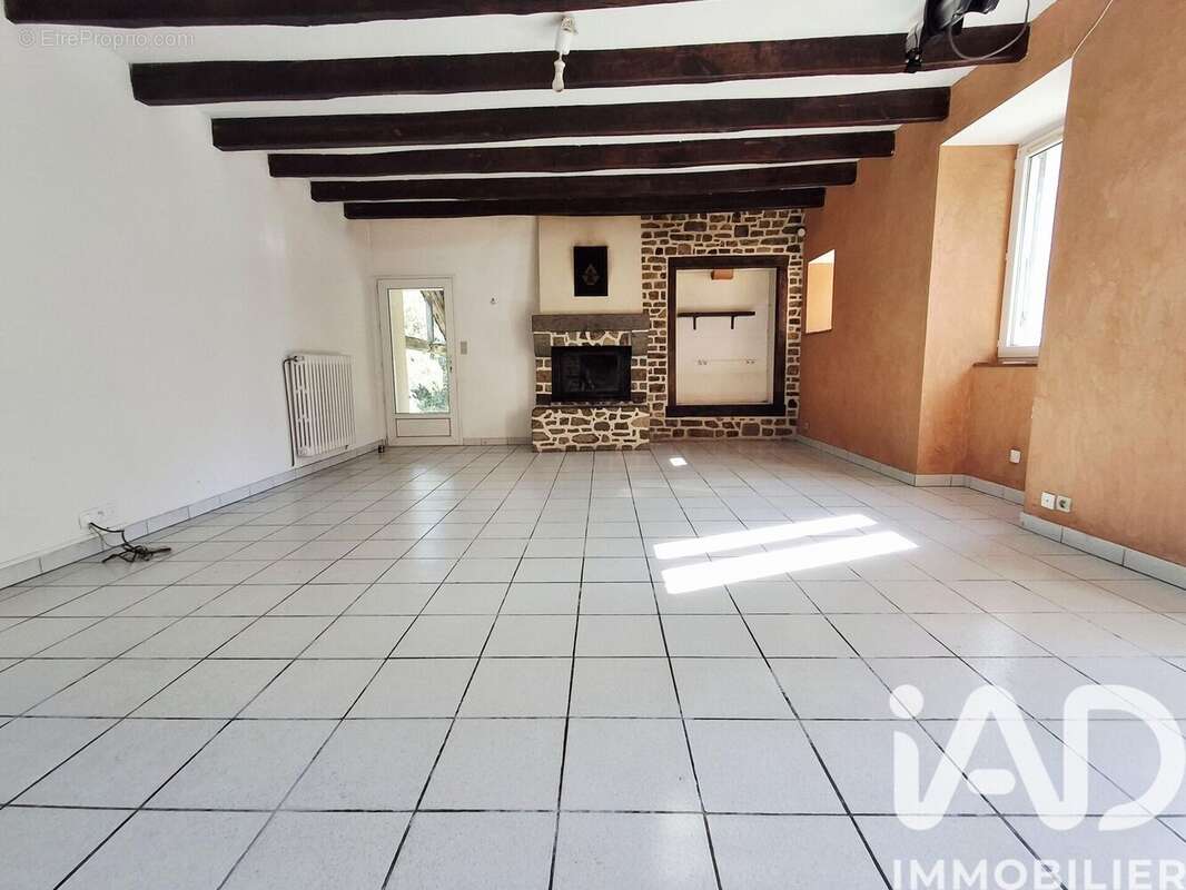 Photo 4 - Maison à SAINT-GONDRAN