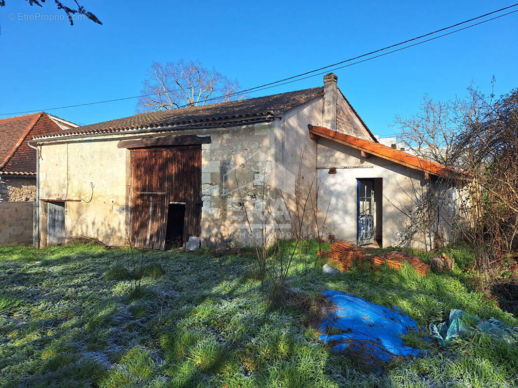 Autre à MONTPON-MENESTEROL