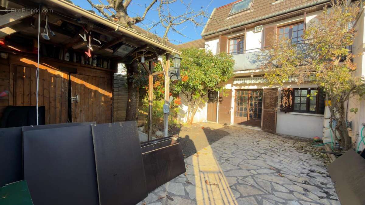 Maison à NEUILLY-PLAISANCE